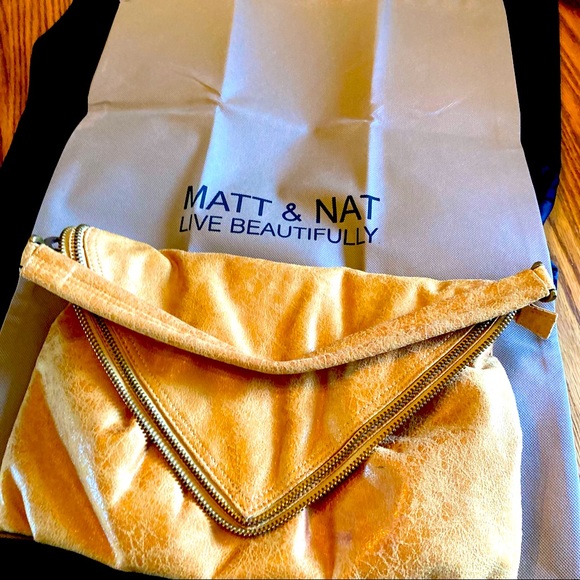 Envelope Purse with dust bag . 15” wide. 10” wide. Matt and Nat. - Picture 2 of 5
